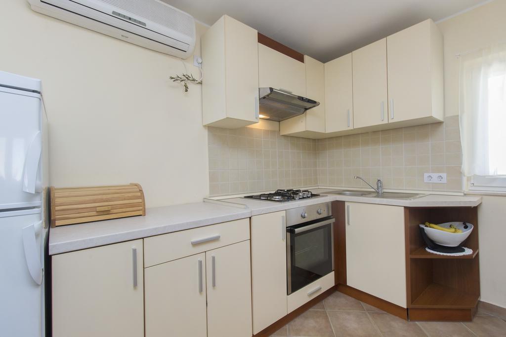 Bulat Sea View Apartments ชิเบนิก ภายนอก รูปภาพ