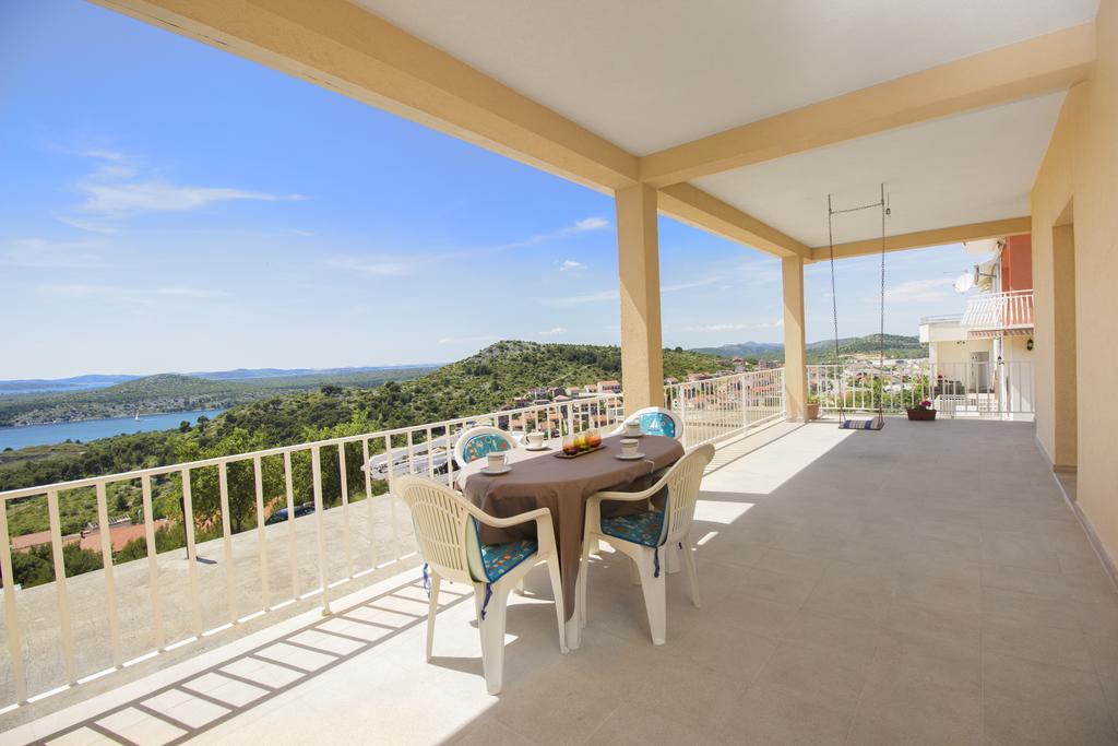 Bulat Sea View Apartments ชิเบนิก ภายนอก รูปภาพ